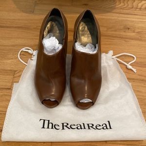 Stuart Weitzman Heel Peep toe Bootie. Sz 6